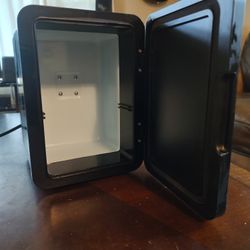 Mini Fridge 
