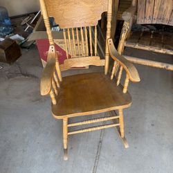 Vintage Rocking Chair 