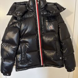 Moncler Montbeliard Men’s Down Puffer Jacket Size M