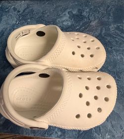 Baby crocs size C5