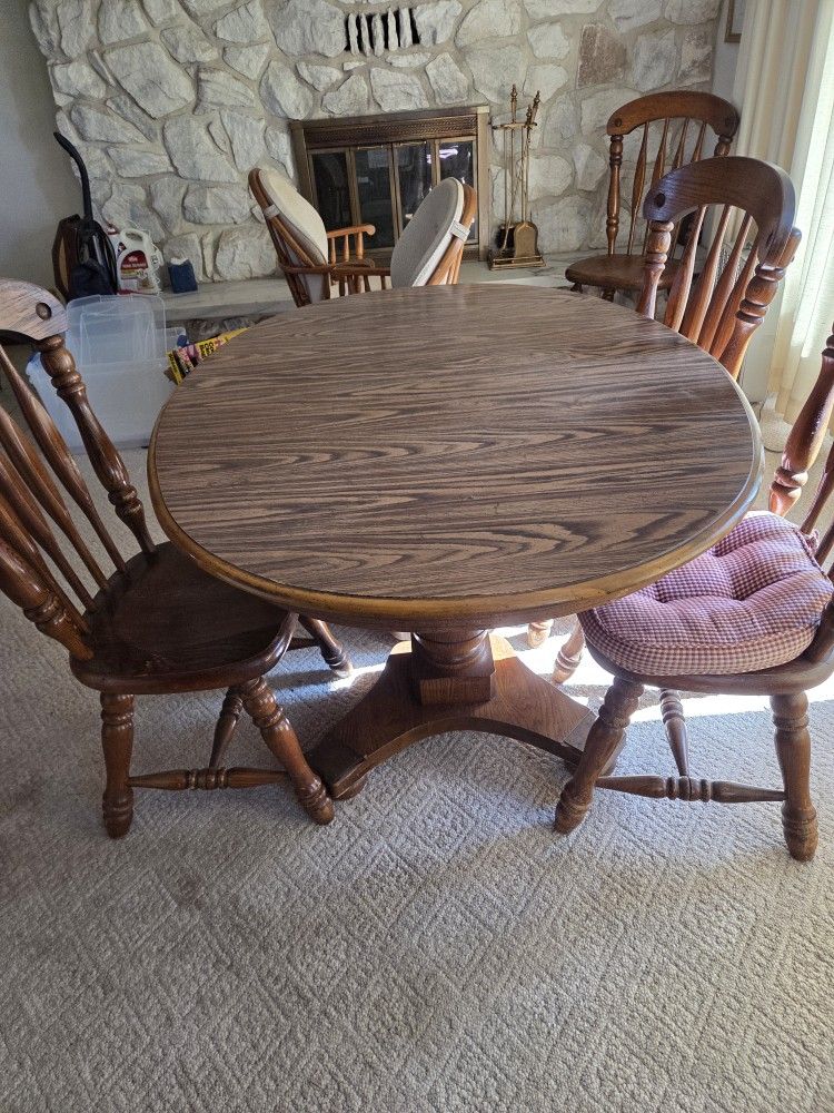 American Drew Dining Table And Chairs