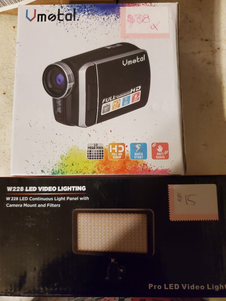 Vlogging Camcorder with LED Light Panel