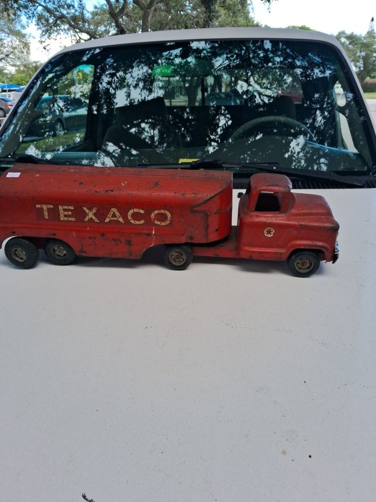 1950's Model Texaco Tanker..Buddy L.