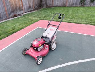 Craftsman Gas Lawn Mower 21” Briggs & Stratton - Starts with Extra Priming