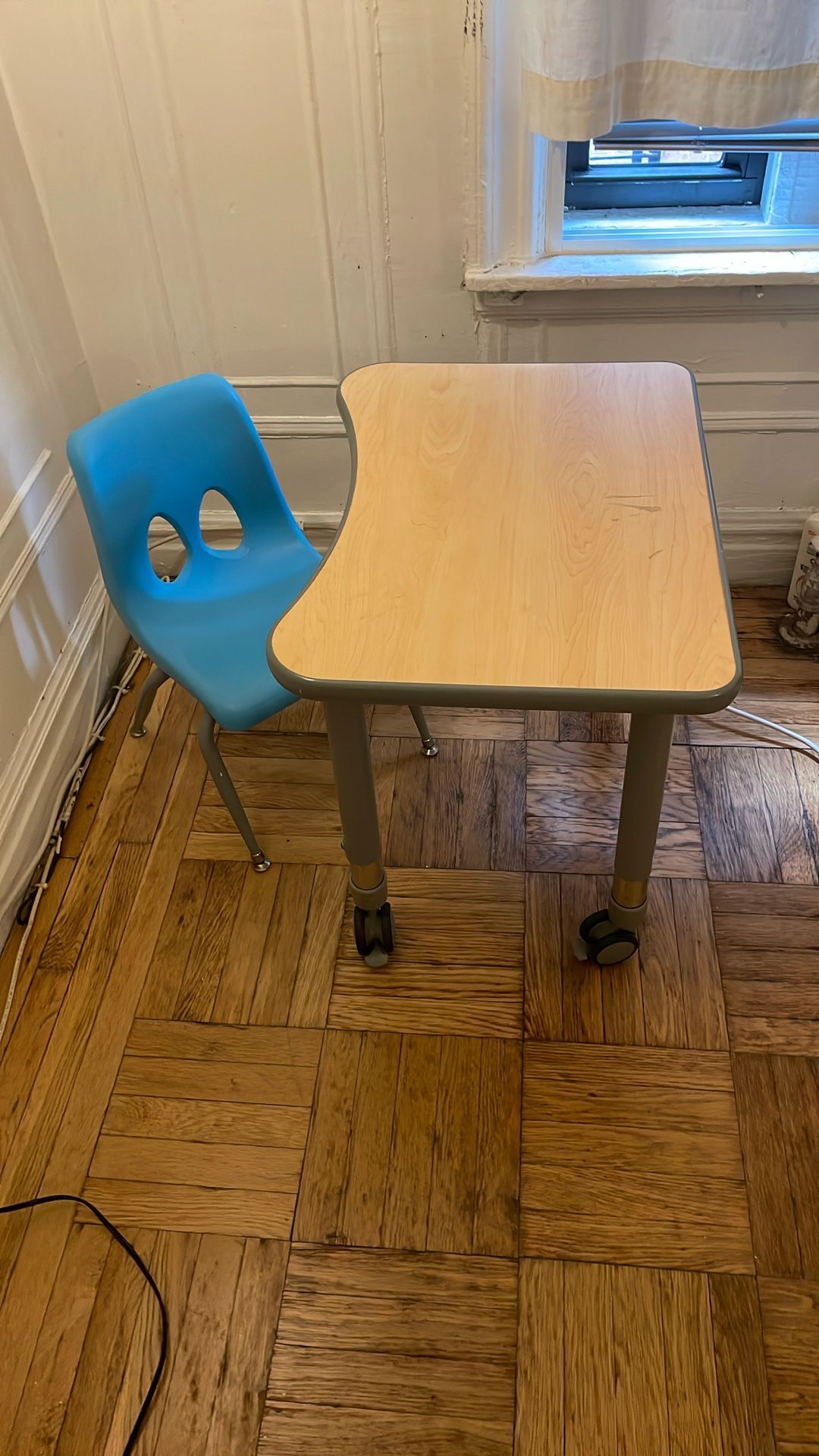 Lakeshore Kindergarten Student Desk