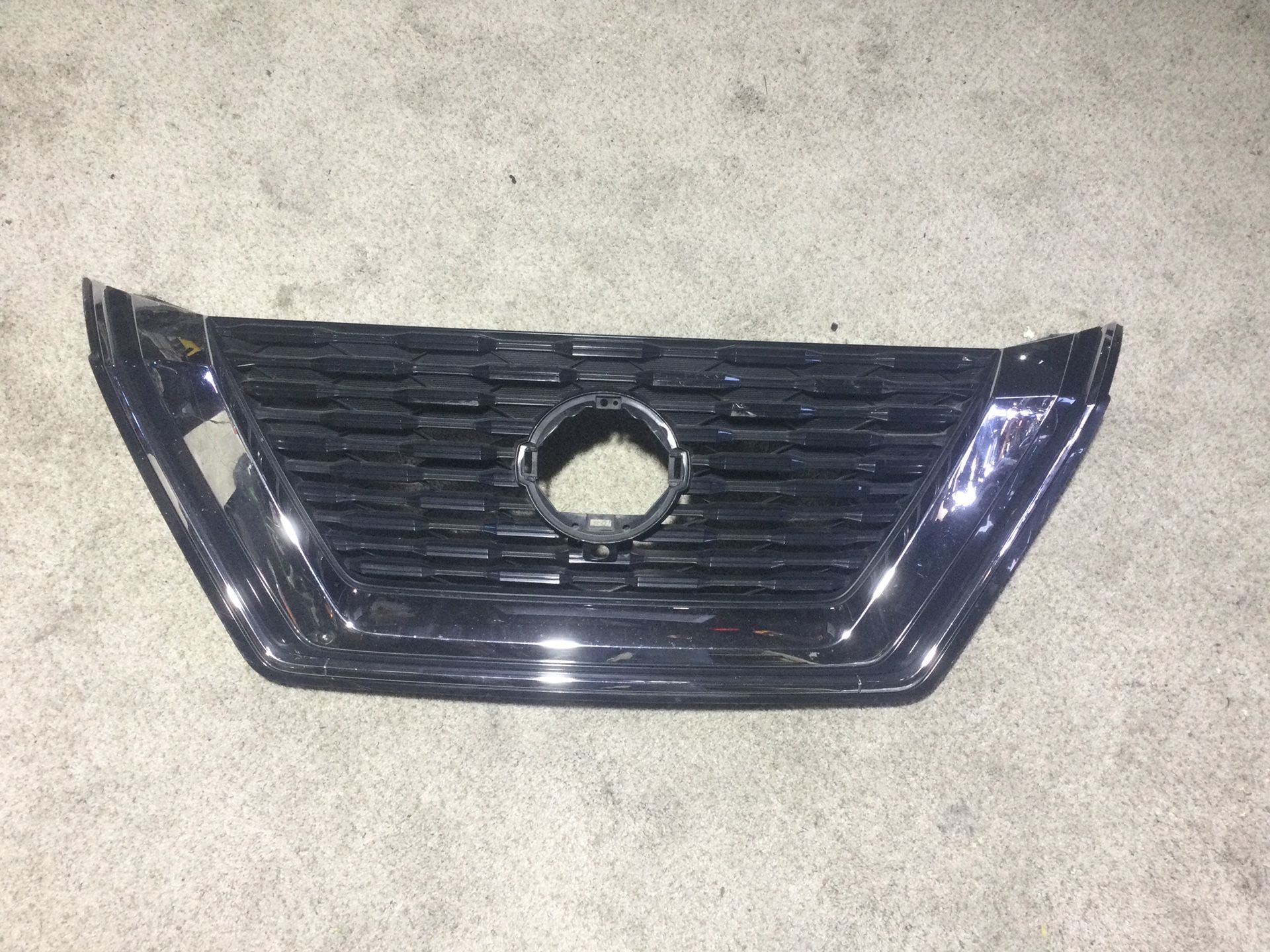 2022 2023 Nissan Rogue Grille