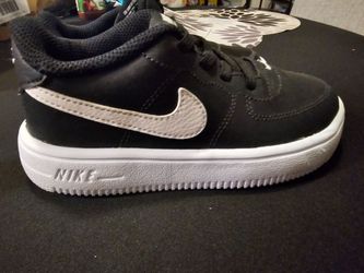 Toddler Nike 10c