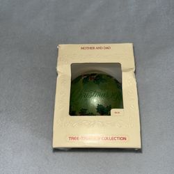 Hallmark Glass Ornament Christmas Mother And Dad 1980 Collectible B097