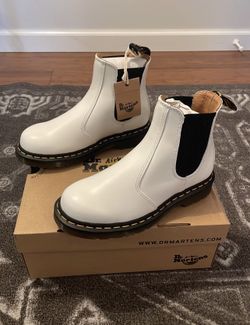 Dr Martens Chelsea Boots 