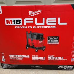 Milwaukee M18 Fuel 9 Gal Cordless Dual Batters Wet/Dry Shop Vacuum Vac