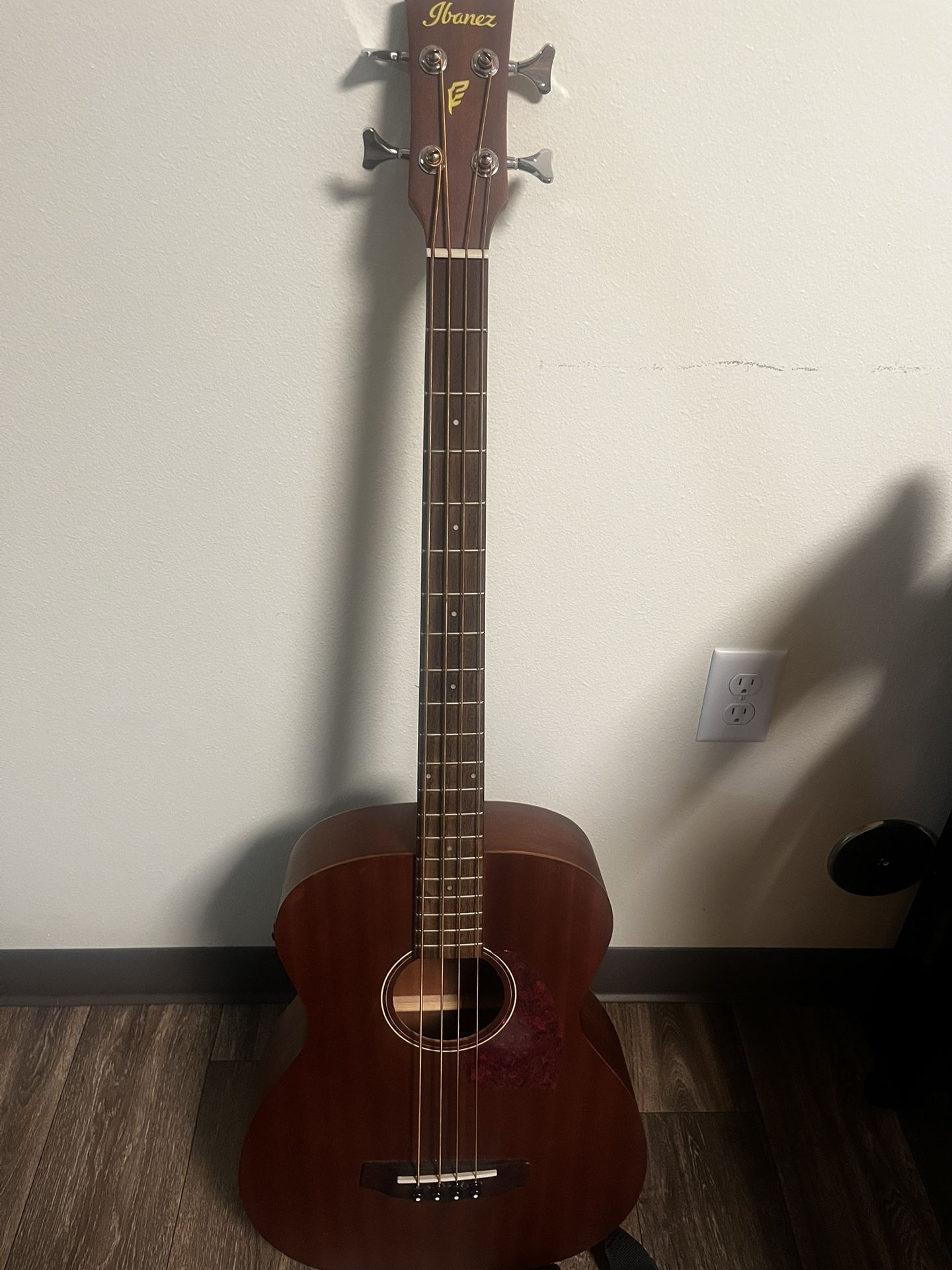 Ibáñez Acoustic Electric Bass
