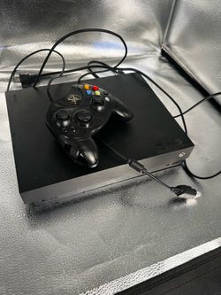 Xbox One X Console with Wired Controller