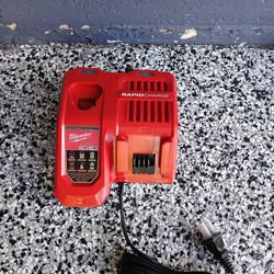 RAPID CHARGER MILWAUKEE