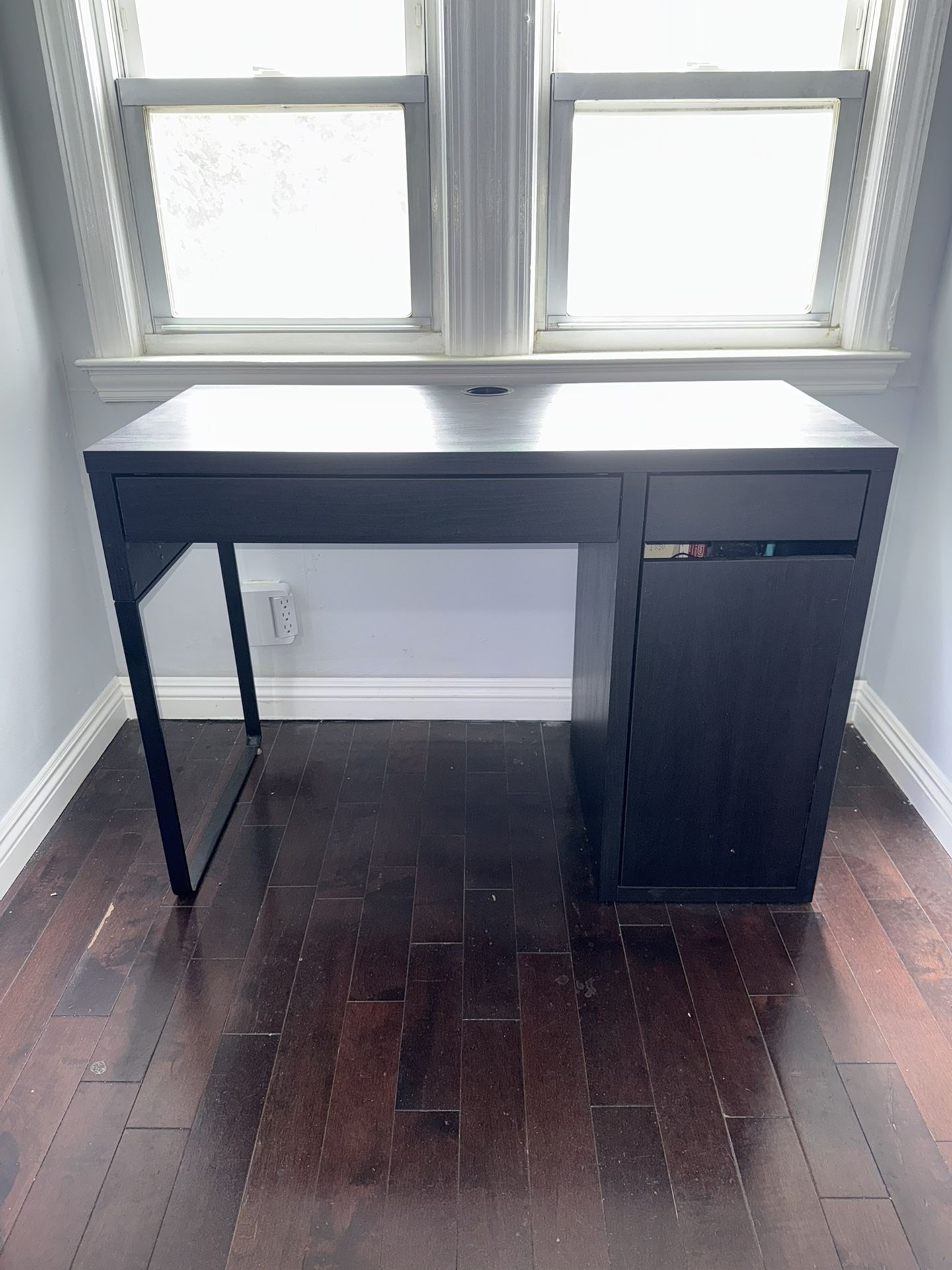 IKEA Micke Desk