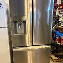 KENMORE FRIDGE FRENCH DOOR WITH DISPENSER WATER 
