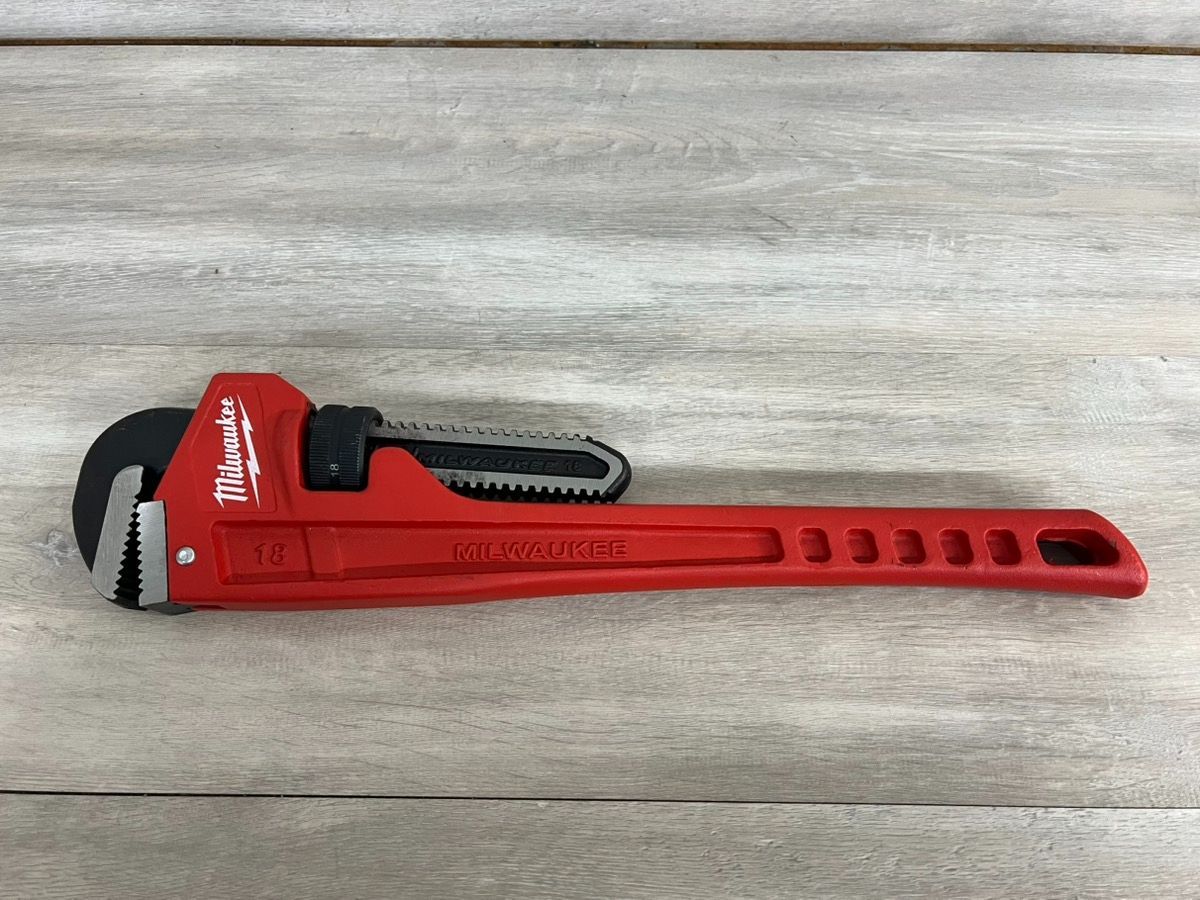 Milwaukee 48-22-7118 18" Aluminum Pipe Wrench Heavy-Duty Hand Tool (PO1022003)