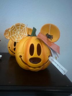 Mickey Mouse pumpkin (kohls)
