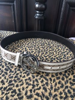 Authentic Gucci woman belt Size S