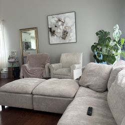Accent Chairs 