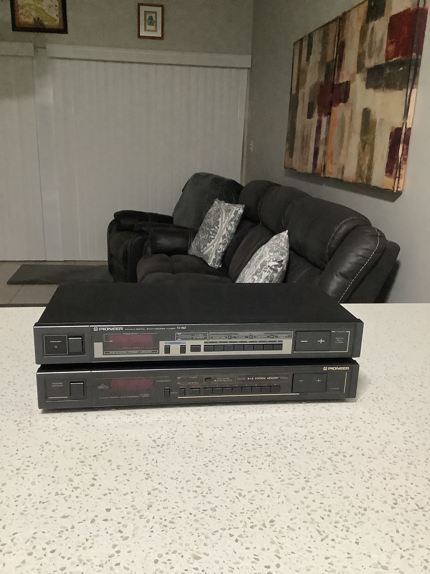 * PIONEER * VINTAGE STEREO TUNERS . EXCELLENT CONDITION . MINT . LIKE NEW . MUST BE SEEN TO FULLY APPRECIATE .