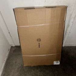 Mats new mats still in box for Sequioa 2025