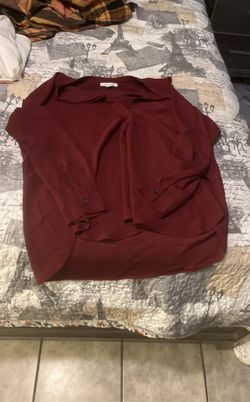 Blouse  $5.00  Medium  Burguendybdreasaer Long Sleeve