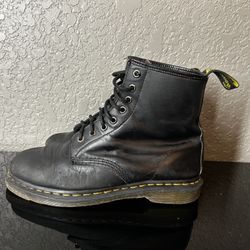 Dr Martens Boots Mens 9 Black Leather Boot grunge punk 1460