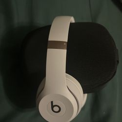 Cloud Pink Beats Solo 4 