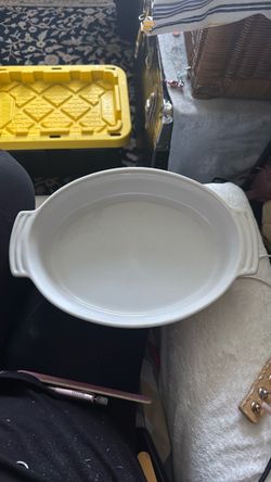 White le creuset Ceramic Oval Baking Dish