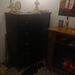Expresso Dresser with matching sleigh bed 