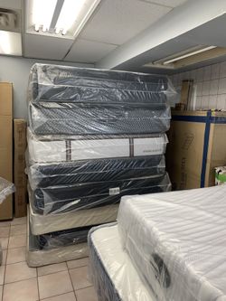 We Sale Mattress /Vendemos Colchones