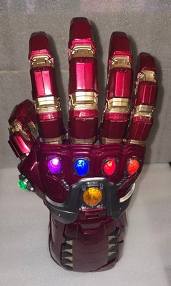 Hasbro Avengers Marvel Legends Series Electronic Power Gauntlet