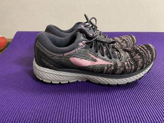 Brooks Ghost 10 women’s size 8.5 sneakers Pink & Gray Rd ex