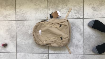 W Vault Backpack Khaki stone North face backpack￼
