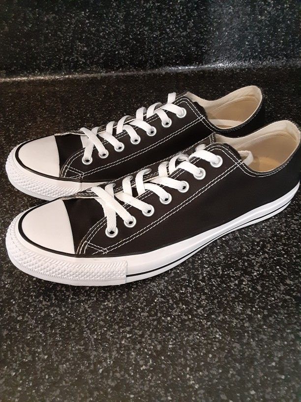 Converse mens 11 Great Condition