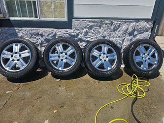 2008 Toyota Tundra Limited 20 inch 5x150 wheels with tires and TPMS sensors