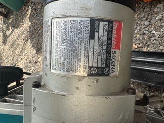 Makita 5402NA 16-5/16" Beam saw