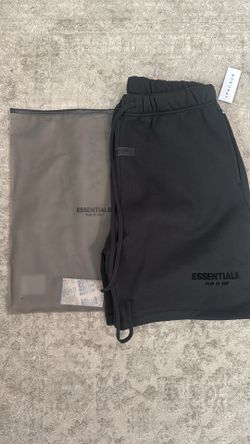 Essential Shorts Size L (Black)