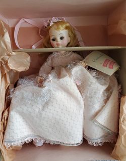 MADAME ALEXANDER ANTIQUE CINDERELLA DOLL