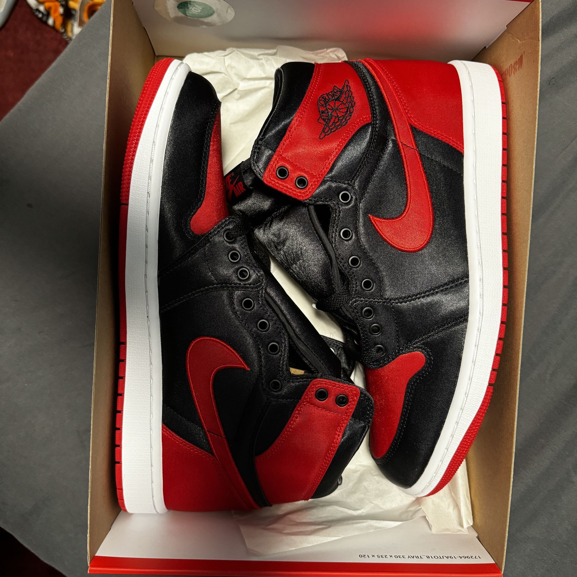 Nike Air Jordan Retro 1 “Satin Bred”
