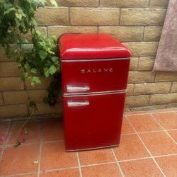 Red Galanz Fridge/freezer