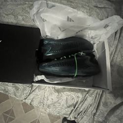 Anthony Edward’s Basketball Shoes