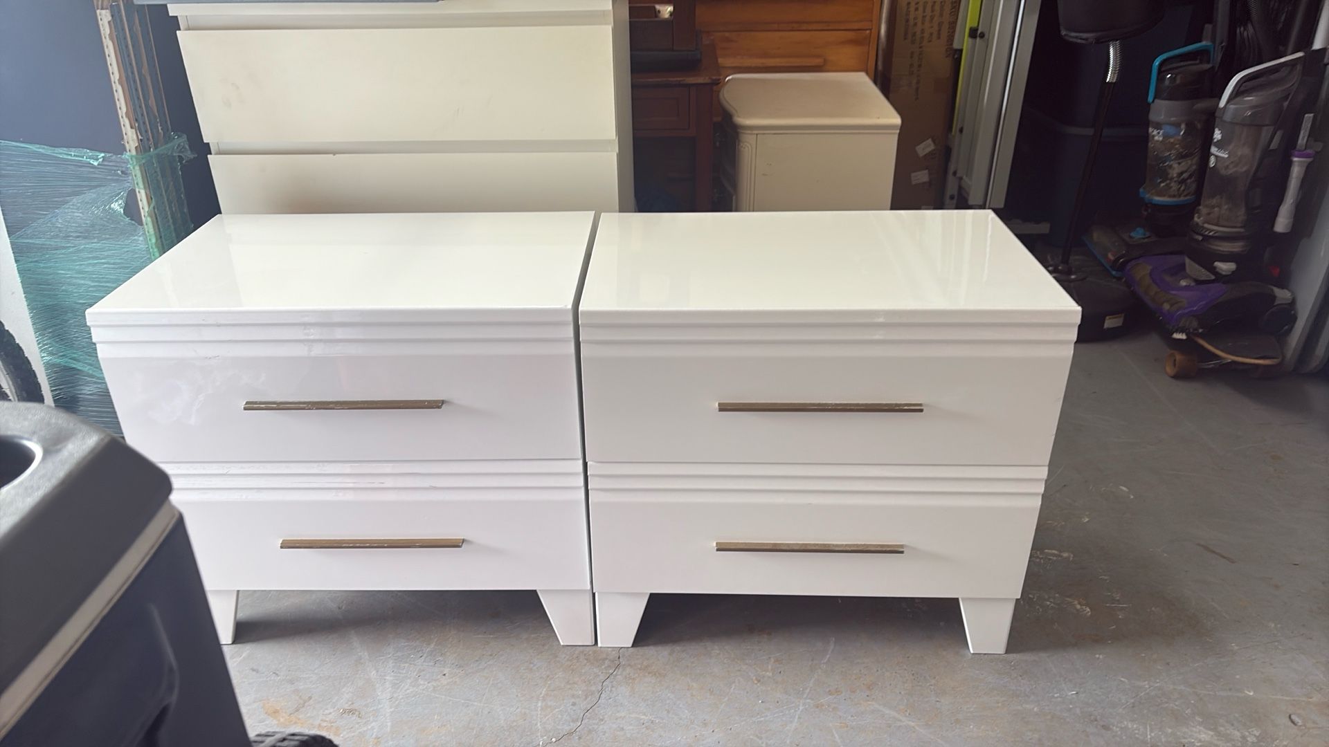 White Night Stands Set