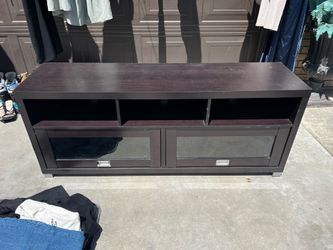 Entertainment center