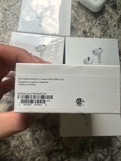 AirPod Pro 3&4 & Valentine colgone (reasonable offers)