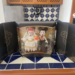 Mickey And Minnie Mouse Day Of The Dead Special Edition 