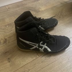 Wrestling Shoes  Good Condition 