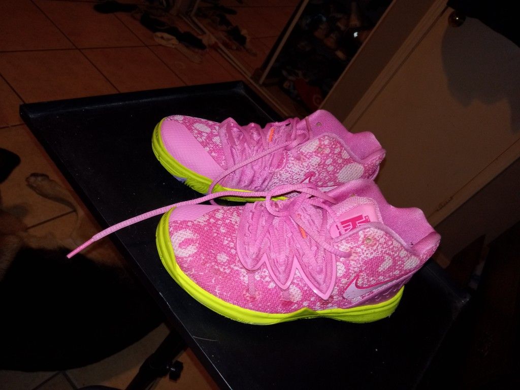 Nike Kyrie Patrick Star Size 13c - Main Image