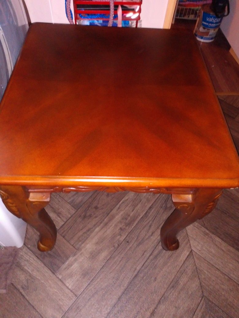 End Table Very Great Condition