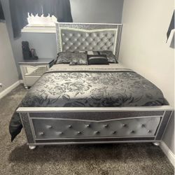 ✨Luxury Silver Tufted Glitter 4-Piece Bedroom Set — Bed, Nightstand, Chest & Dresser w/ Mirror